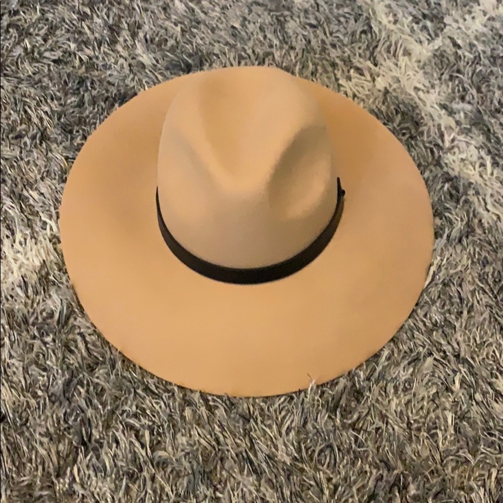Neiman Marcus Taupe Felt Hat